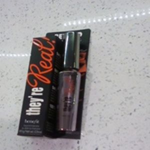 New Benefit They're Real Black Mascara Full Size